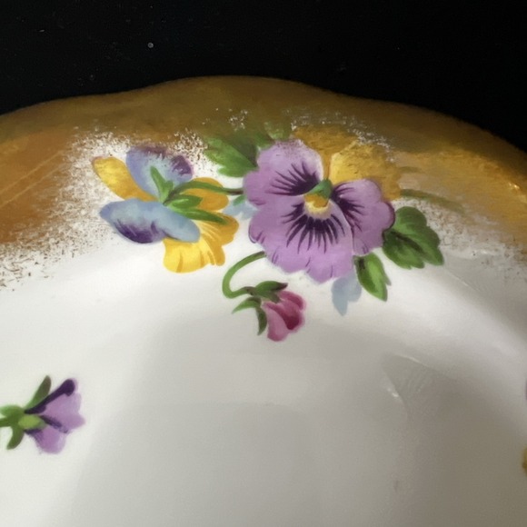 Gorgeous Vintage Queen Anne #5216 Pansies Gold 8" Plate Made in‎ England Rare! - Picture 2 of 8